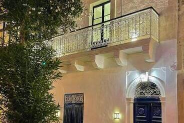 پانسیون The Siggiewi Suites