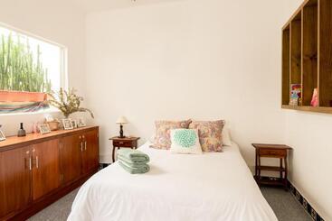 تختخواب و صبحانه Colonial Villa Coyoacan