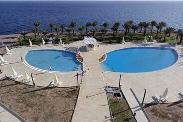 בית מלון כפרי Gadileh Resort