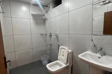 Отель Heres Haut Residency