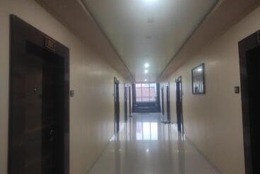 בית מלון כפרי Lee Palace