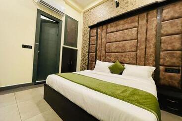 ホテル Sarovar Prosperity