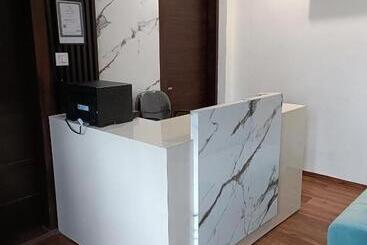 Отель Super Collection O Mall Road Nainital