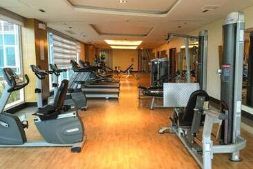 מלון דירות Mactan Newtown Beach Condo