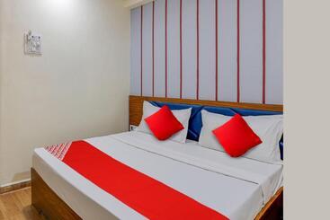 Oyo Hotel Lotus