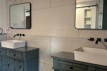 بنسيون Room In House   Lovely Room, Medical Clinical, Shops Restaurant G