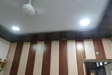 پانسیون Shree Kashi Guest House, Varanasi Near Temple 200 Meter