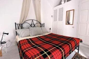 膳宿费 The Cypresses