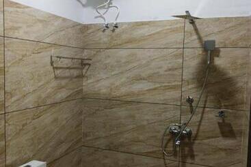 منتجع The Royal Island