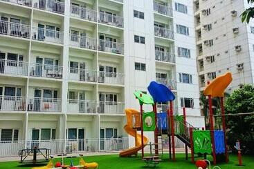 Chillax Condotel Shore Residences