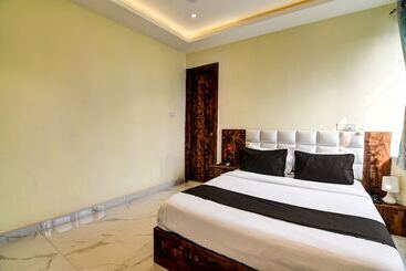 Hotel Collection O The Hastings Club