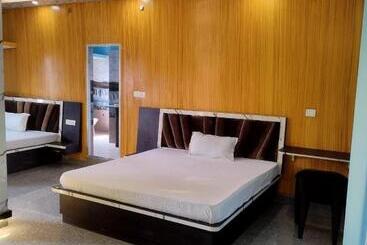 Отель Eden Garden Residential & Banquet Hall