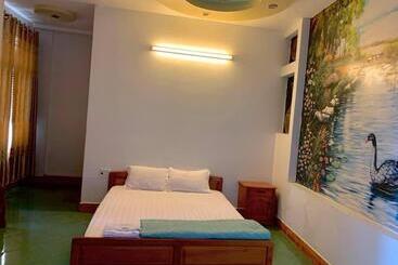 هتل Mạnh Lê Gia