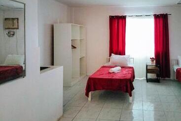 酒店 Reddoorz At Rio Bella Lacson St Bacolod