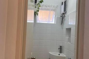 هتل Rich Vania Suites