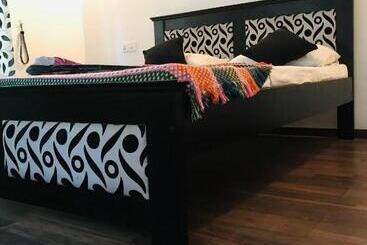 Hotel Rp Rohamton Bungalow And Coffee Bar