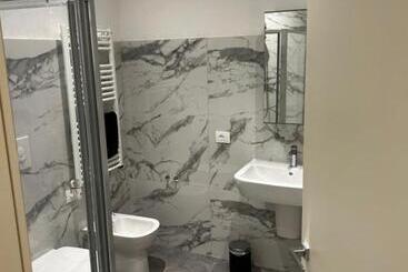 بنسيون Archivolto Del Teatro