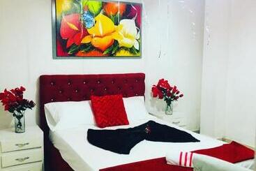 پانسیون Hostal De La 8