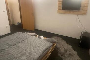 پانسیون Macelis