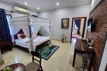 پانسیون Red Palace Villa