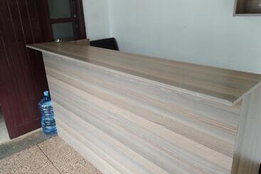 펜션 White House Lounge Kot Nelel Guest House