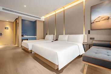 Atour S Hotel Xining Haihu New District Sdic Plaza