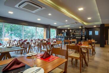 Отель Laghetto Stilo Borges Apt 318