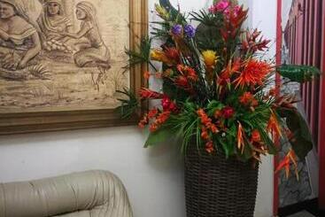 هتل Paseo Colon Inn