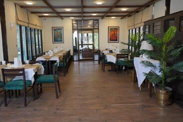 Hotel Terrace Hills Resort