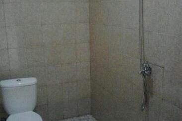 Oyo 93241 Hotel Puri Azzura Danau Ranau