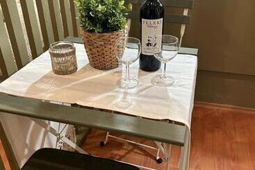 פנסיון Acme Apartments