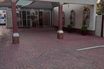 تختخواب و صبحانه Zanami Lodge