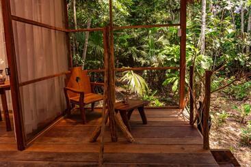 هتل آپارتمان Family Hotel Purma Caspi On The Jungle Lake