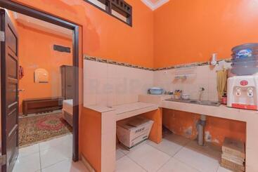 فندق Pondok Hefi Ciwidey Mitra Reddoorz