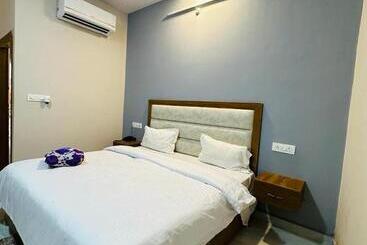 בית מלון כפרי Celebration Ccs Airport