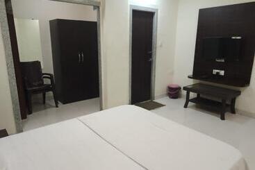 בית מלון כפרי Saket