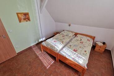 膳宿费 Penzion Mia