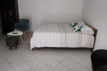 پانسیون Résidence Denguele Studio