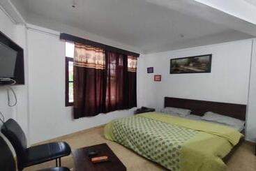 הוסטל Park Homestay