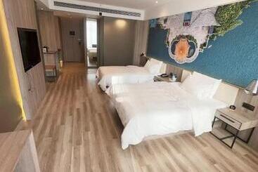 Atour Hotel Ningbo Laowaitan