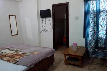 בית מלון כפרי Bharmour View