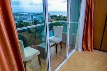 ホテル Corundum Breeze Negombo