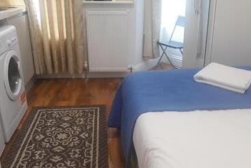 فندق Luxury Studio Flat