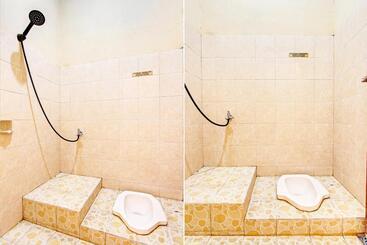 בית מלון כפרי Oyo 93208 Guest House Cemara 2