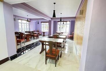 酒店 Travellers Inn