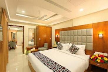 Lumbini Supreme Business Class Hotel Thrissur