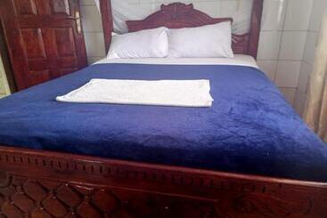 Oasis Hotel And Guest House. Voi