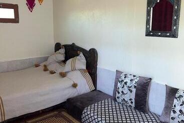 پانسیون Auberge Touristique Zriouila