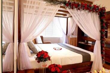 بنسيون Green Wood Hill Cottage