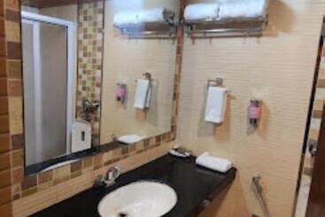 Spring Valley Spa Resort Dharmashala